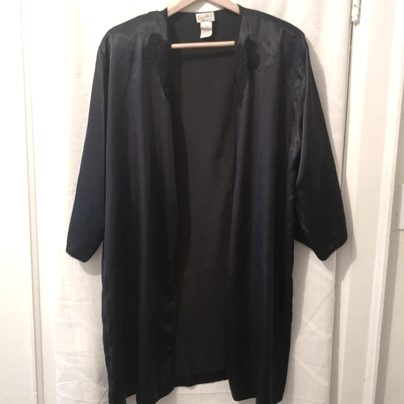 3/$20 Black lightweight robe - Picture 3 of 7